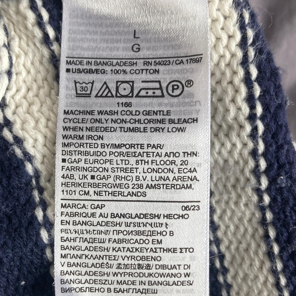 GAP Navy and Cream Split Hem Turtleneck Sweater - Picture 5 of 5